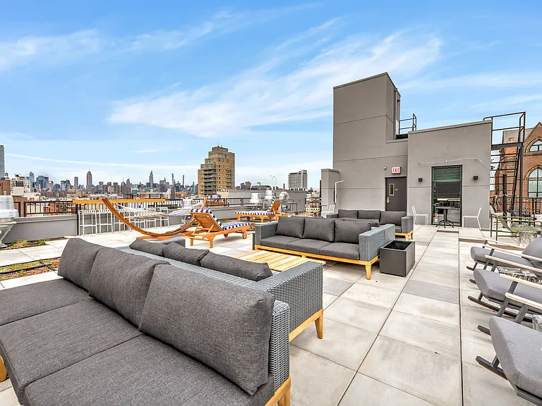 186 N 6th St #207 — Photo 17