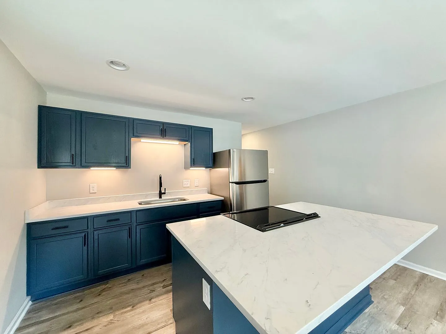 615 Burlington Ave 2 UNITS  — Photo 4