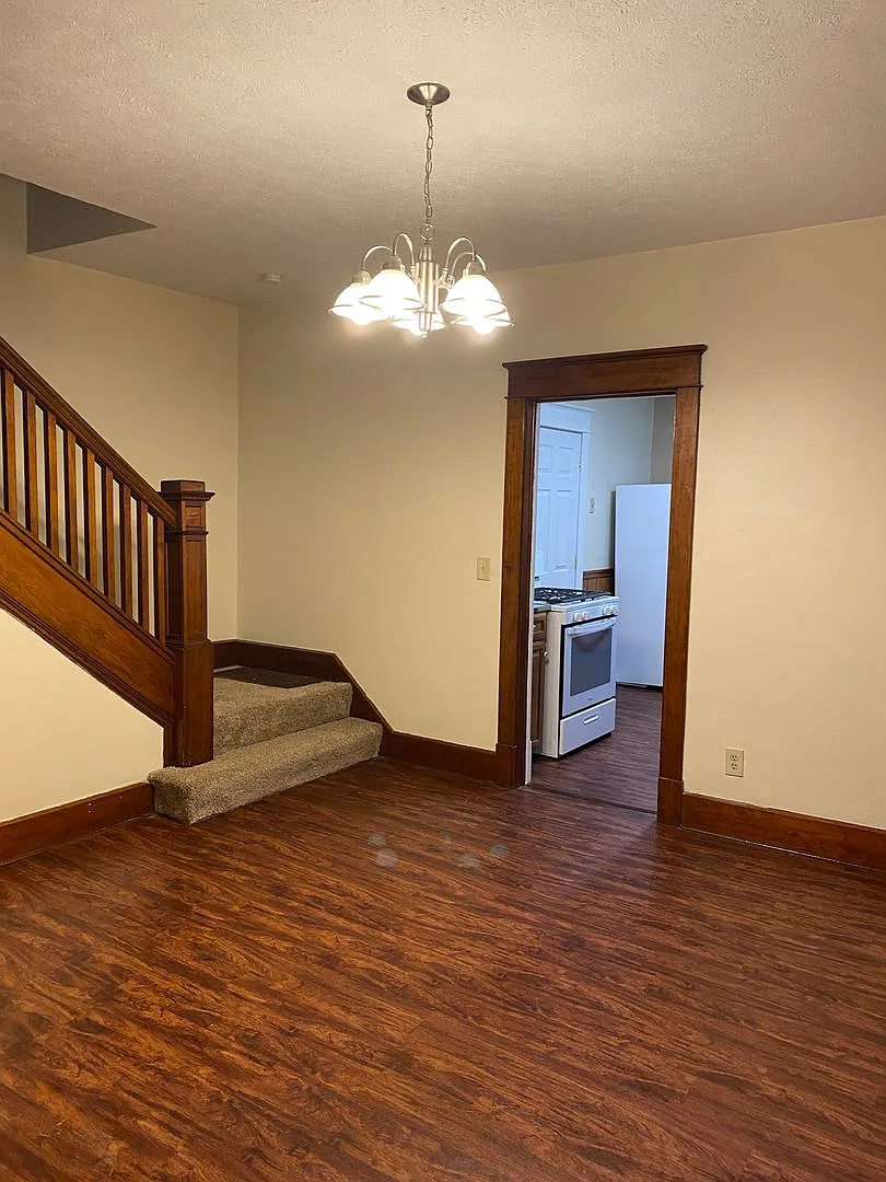 706 N. Ward — Photo 2