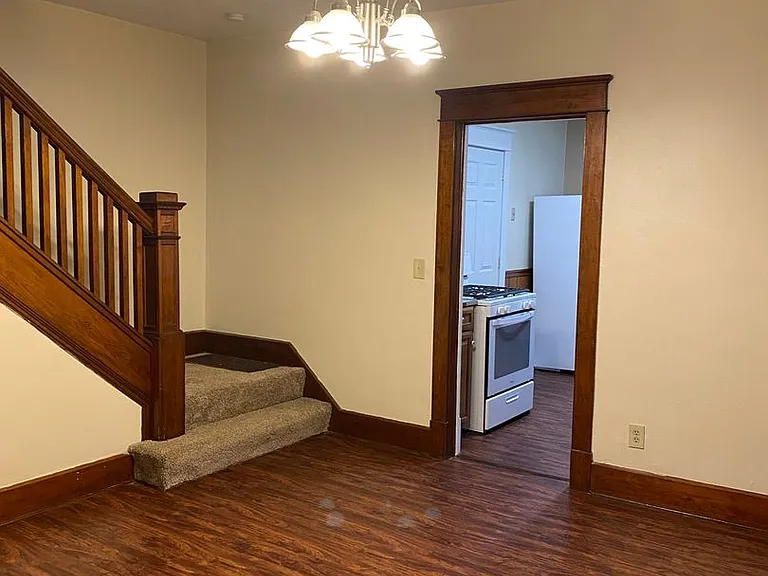 706 N Ward Ave — Photo 2