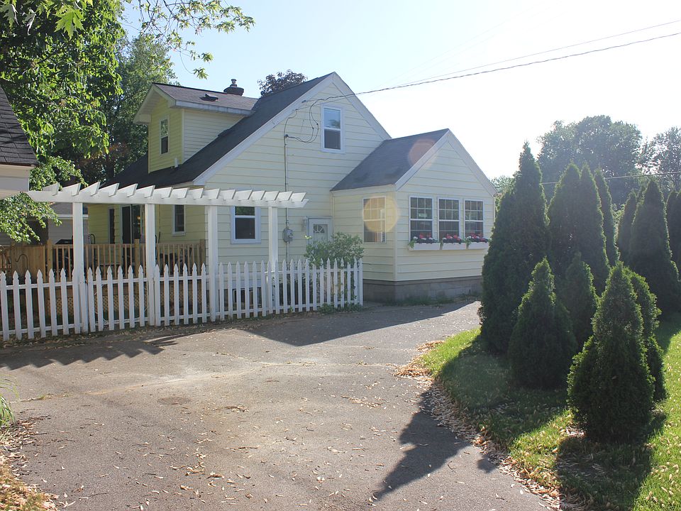1st image of 180 Port Sheldon St