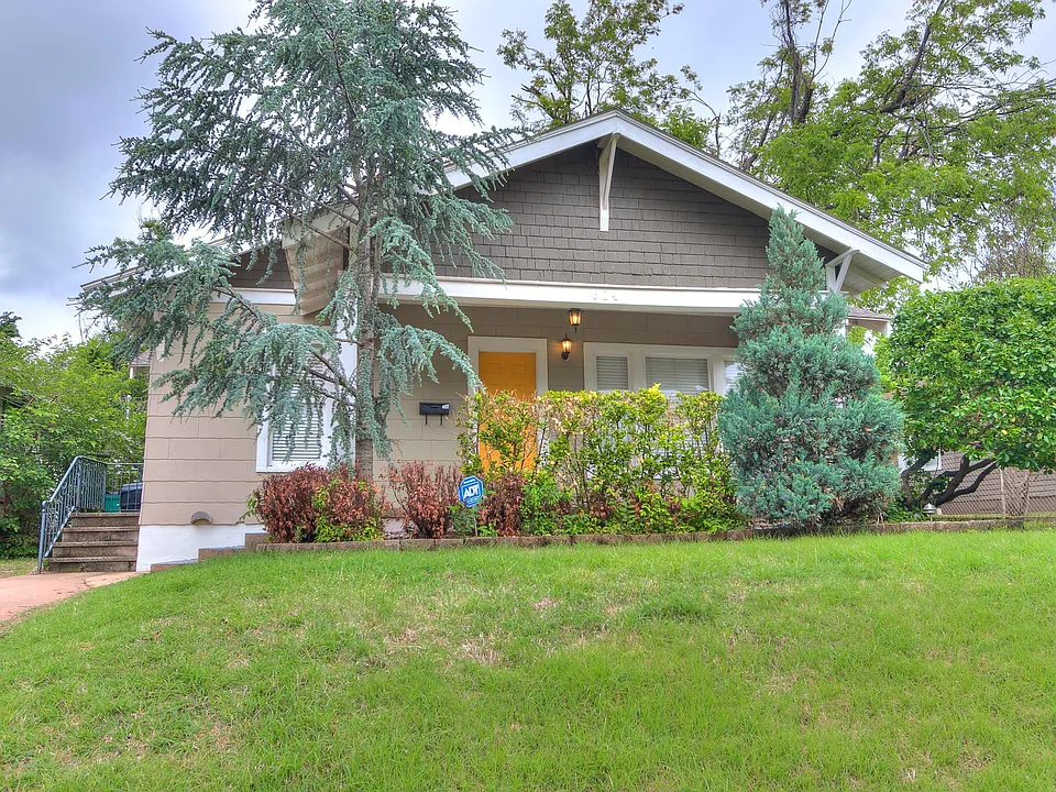 624 NW 27th St