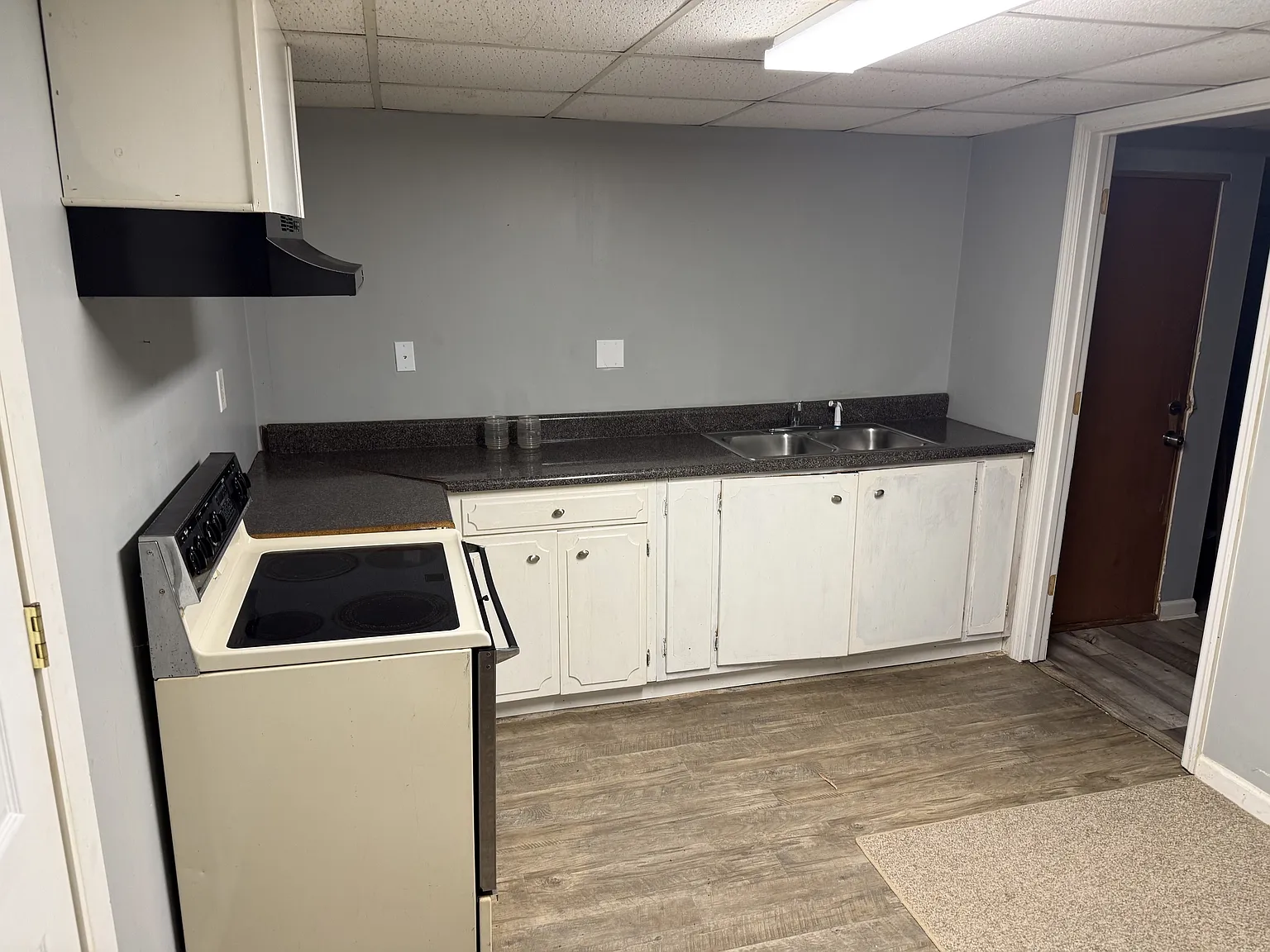 3322 Parker Ln - C — Photo 2