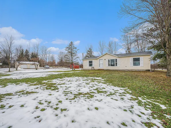 40788 28th Ave, Gobles, MI 49055
