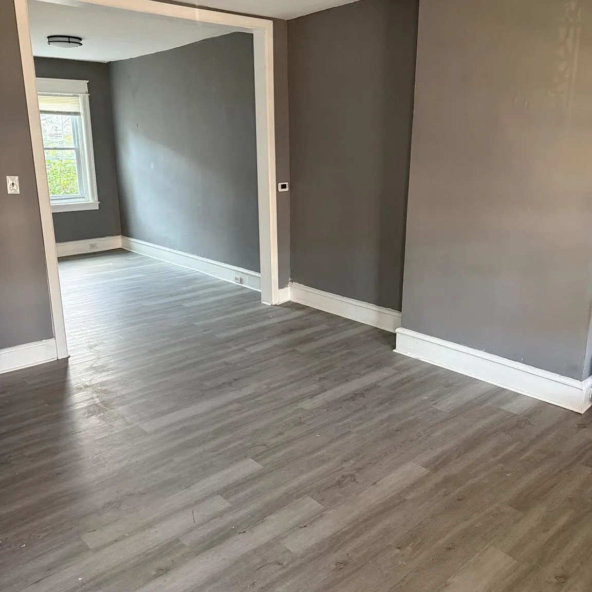 3 bed, 1.0 bath, 1120 sqft, $1,500 — Photo 2
