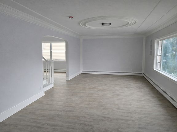 3rd image of 222 Saint Clair St #222
