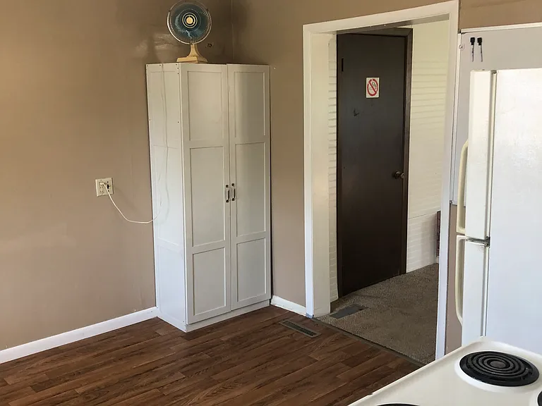 810 Vine St — Photo 12