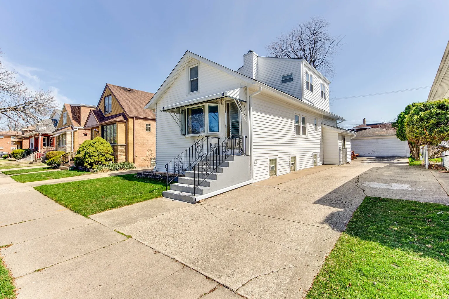 2319 N 76th Ct photo 1