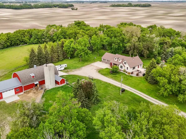 20482 28th Ave N, Hawley, MN 56549