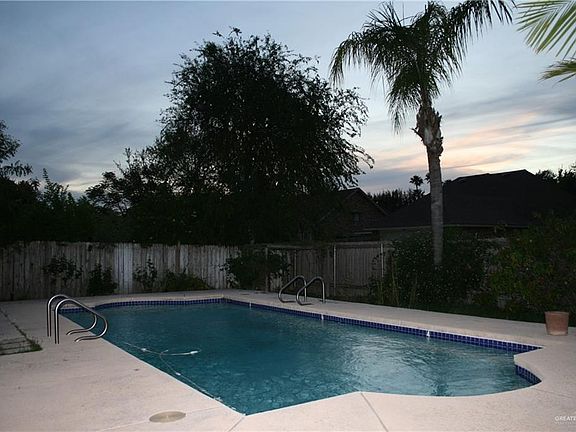 2nd image of 6905 N Cynthia St