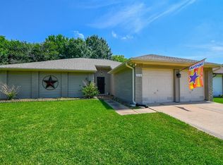 2415 Broken Elm Dr, Richmond, TX 77406