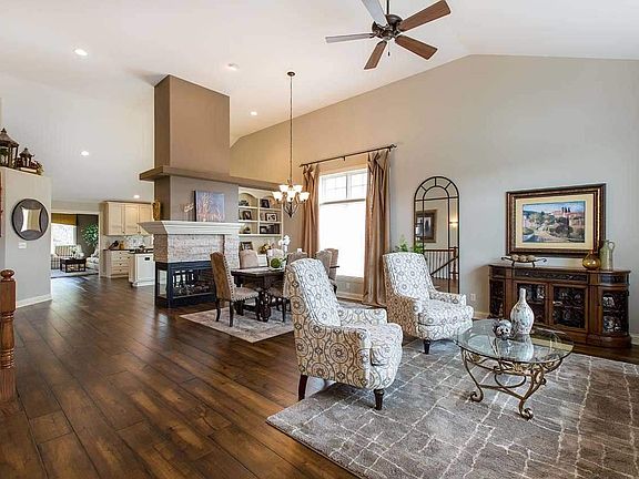 3rd image of 6332 Portofino Ct