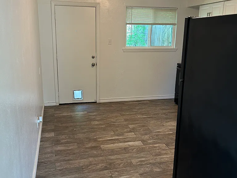 402 Randy Blvd #B — Photo 7