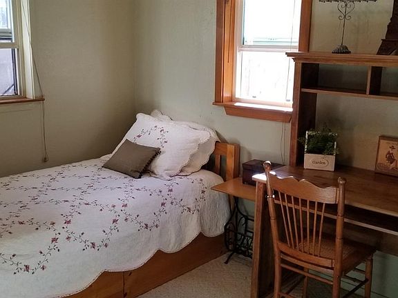 4th image of 2478 Armstrong Ave