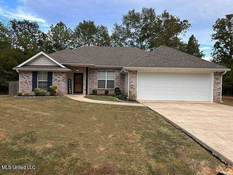 257 Gaddy Dr — Photo 1