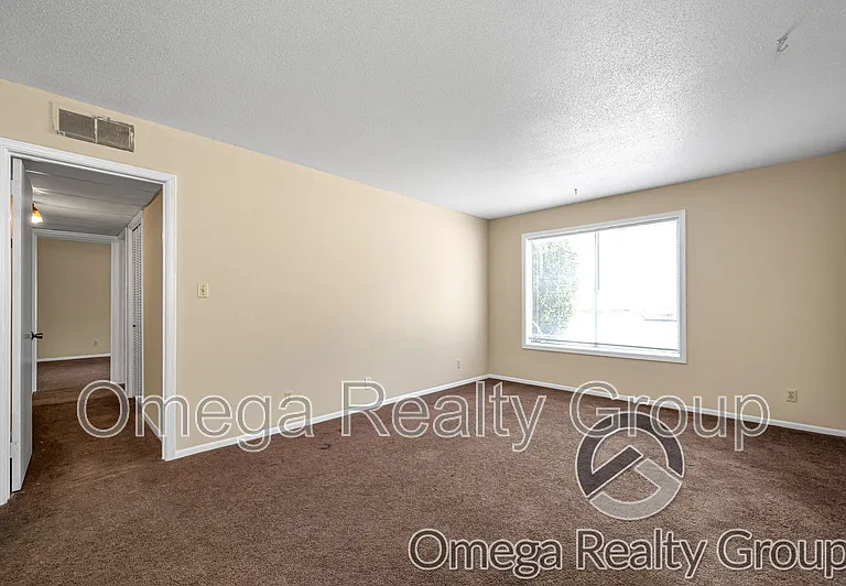 2901 18th Ave #8 — Photo 3