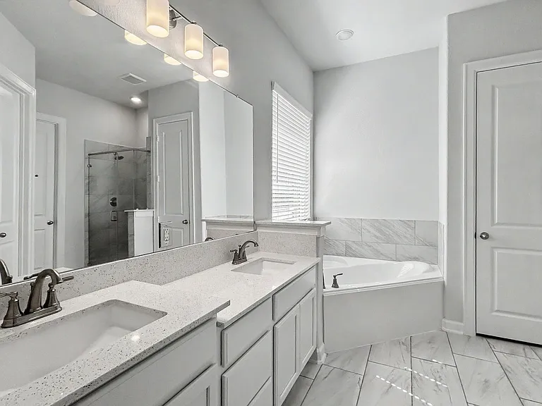 3708 Eliberis — Photo 19