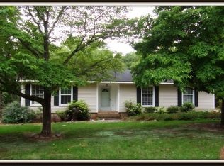 210 W Chicago Ave, Aberdeen, NC 28373