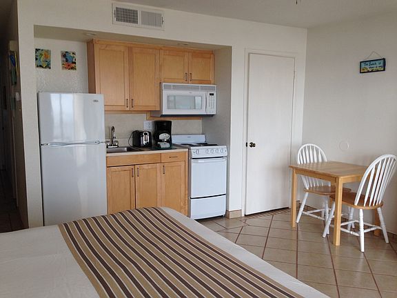 4th image of 800 Sandcastle Dr #521