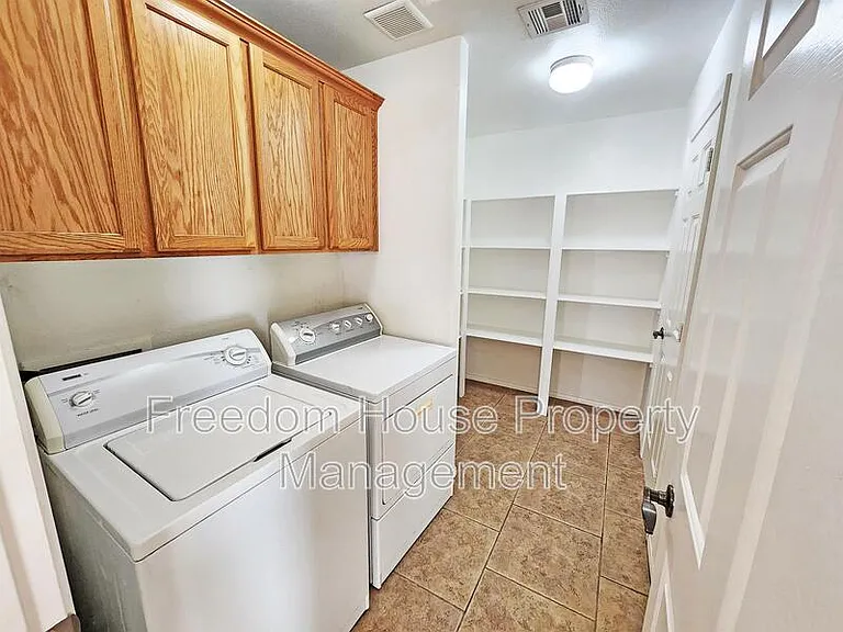3680 Ravine Ave — Photo 11