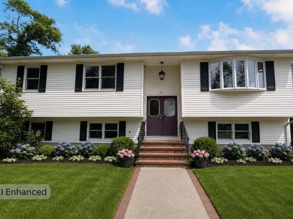 31 Hathaway Rd, Acushnet, MA 02743