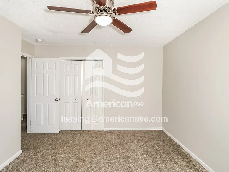 263926_011_wm_-_bedroom_12980885.jpg