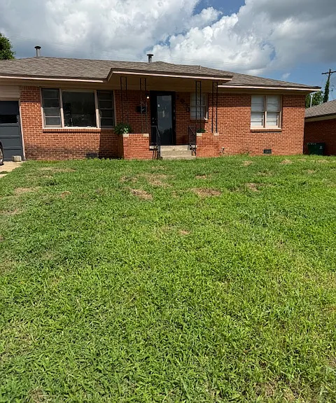 1900 Overbrook Dr — Photo 1