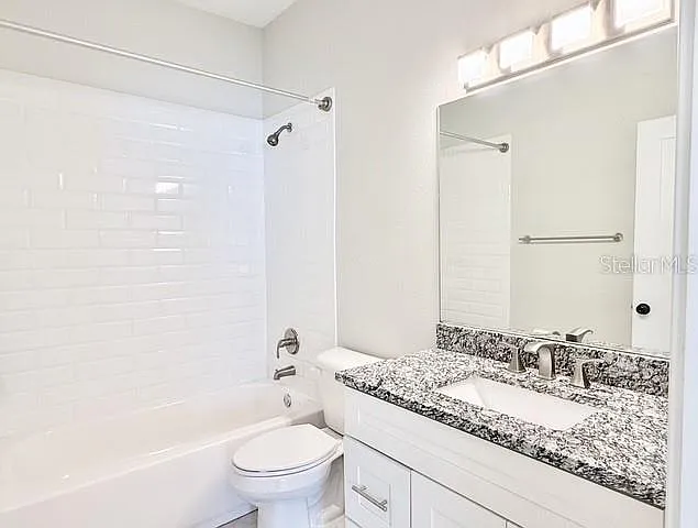 2408 Corrine Dr — Photo 22