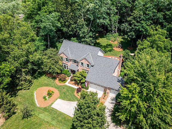 3rd image of 557 Belle Meade Farm Dr