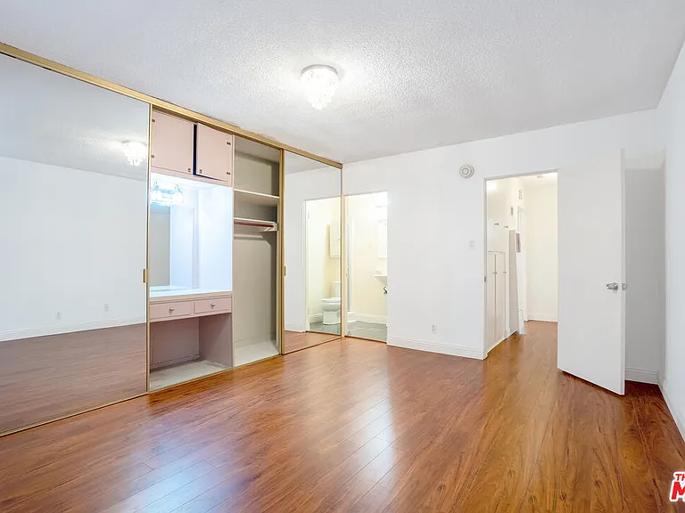 446 S Saint Andrews Pl #3 — Photo 10