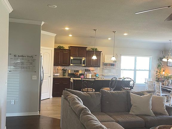 5th image of 290 N Flanagin Ln
