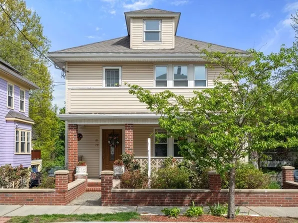 79 Hovey St, Watertown, MA 02472