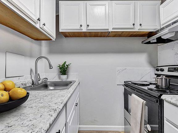 5th image of 2342 Beechmont Ave #1