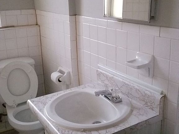 5th image of 3727 Iowa Ave #3727