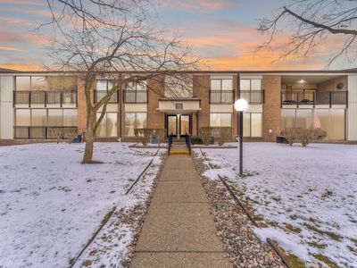 18281 University Park Dr, Livonia, MI, 48152
