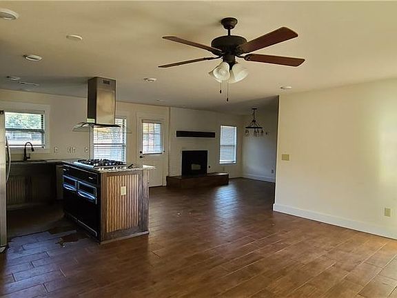 5th image of 2609 E Fairview Ln