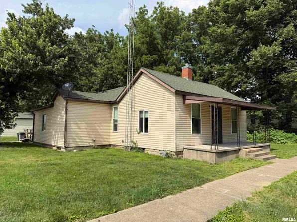 301 E Main St, Pleasant Plains, IL 62677