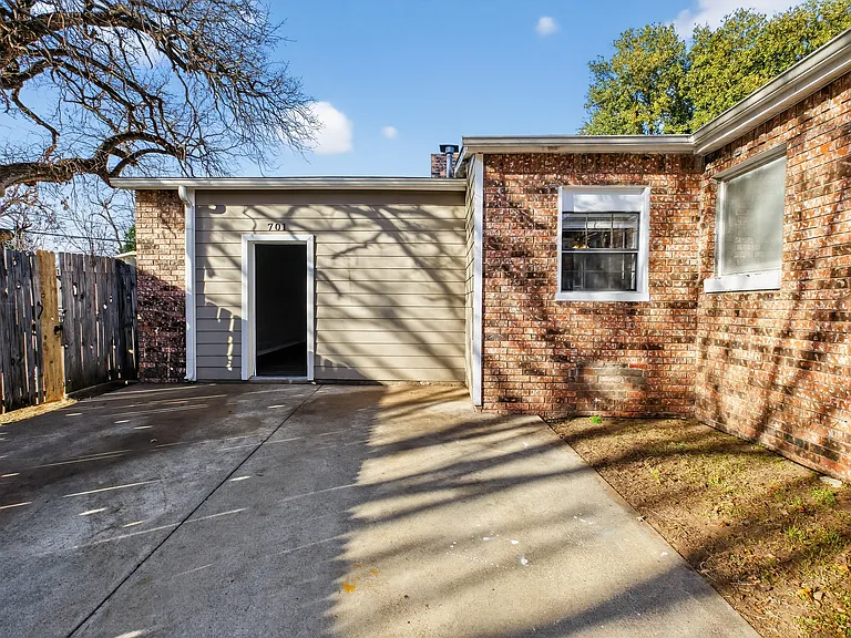 701 Harrison Ln — Photo 25