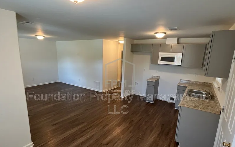 4 bed, 2.0 bath, 1273 sqft, $1,695 — Photo 4