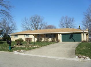 3220 Felton Dr, Dayton, OH 45431