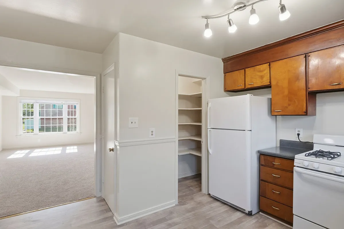 Townhouses of Chesterfield II — Photo 3