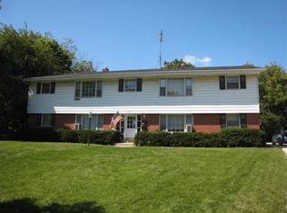 128 Caroline Ct APT A, Geneva, IL 60134