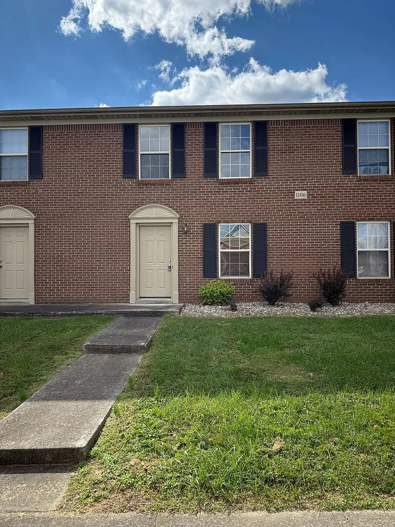 1118 Richmond Green — Photo 1