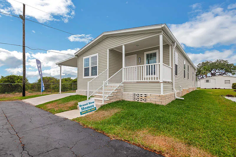 3 bed, 2.0 bath, 1344 sqft, $999 — Photo 1