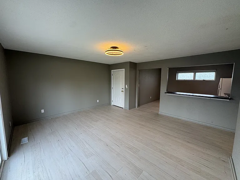 399 W Allen St — Photo 1
