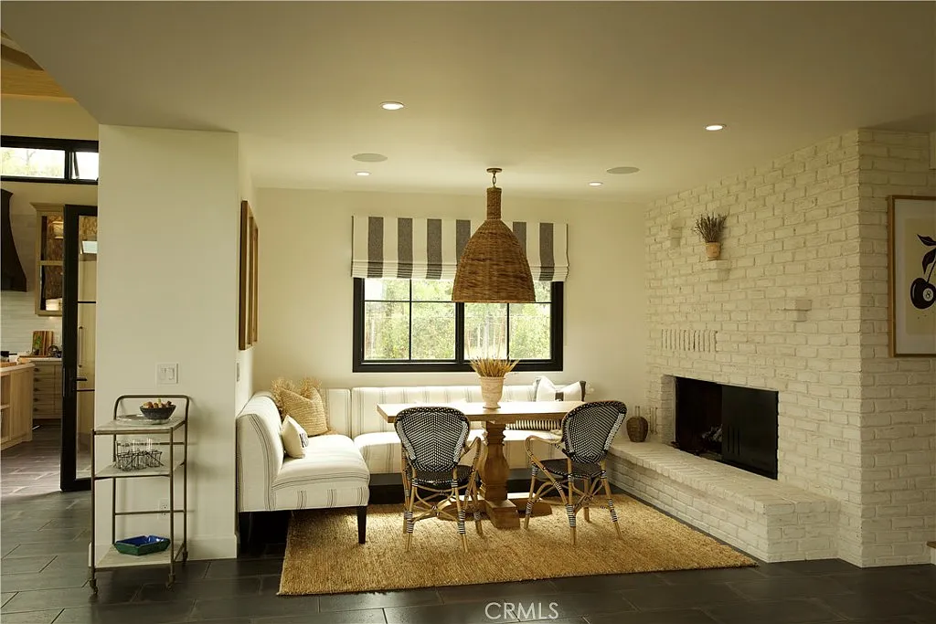 6 bed, 4000 sqft, $30,000 — Photo 3