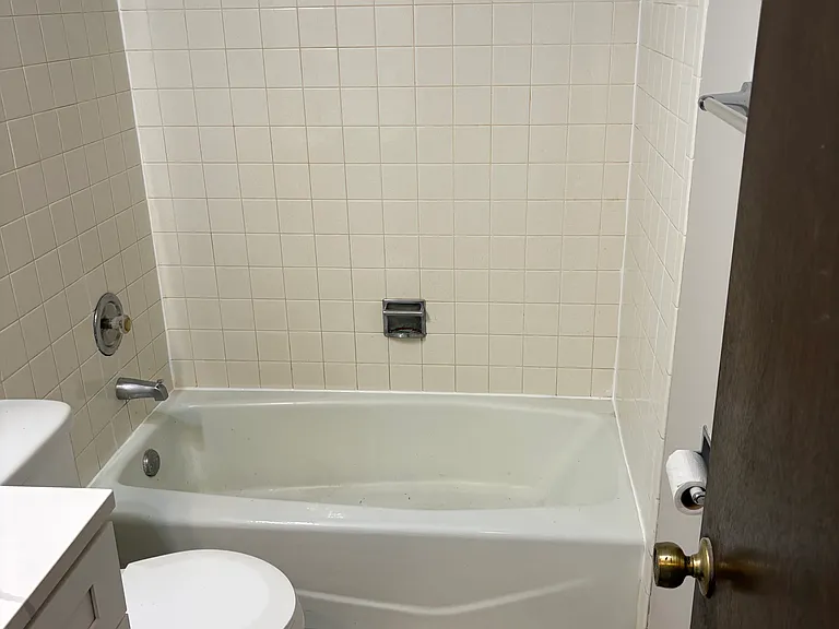 1370 E Washington St #3NE — Photo 12