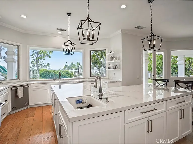 25418 Cumberland Ln — Photo 3