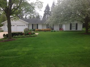 304 Mooseheart Rd, North Aurora, IL 60542