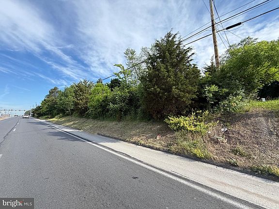2nd image of 6621 W Perkiomen Ave